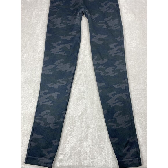 SPANX Look At Me Now Seamless Camo Leggings Black‎ Camouflage Size Medium - Picture 3 of 8